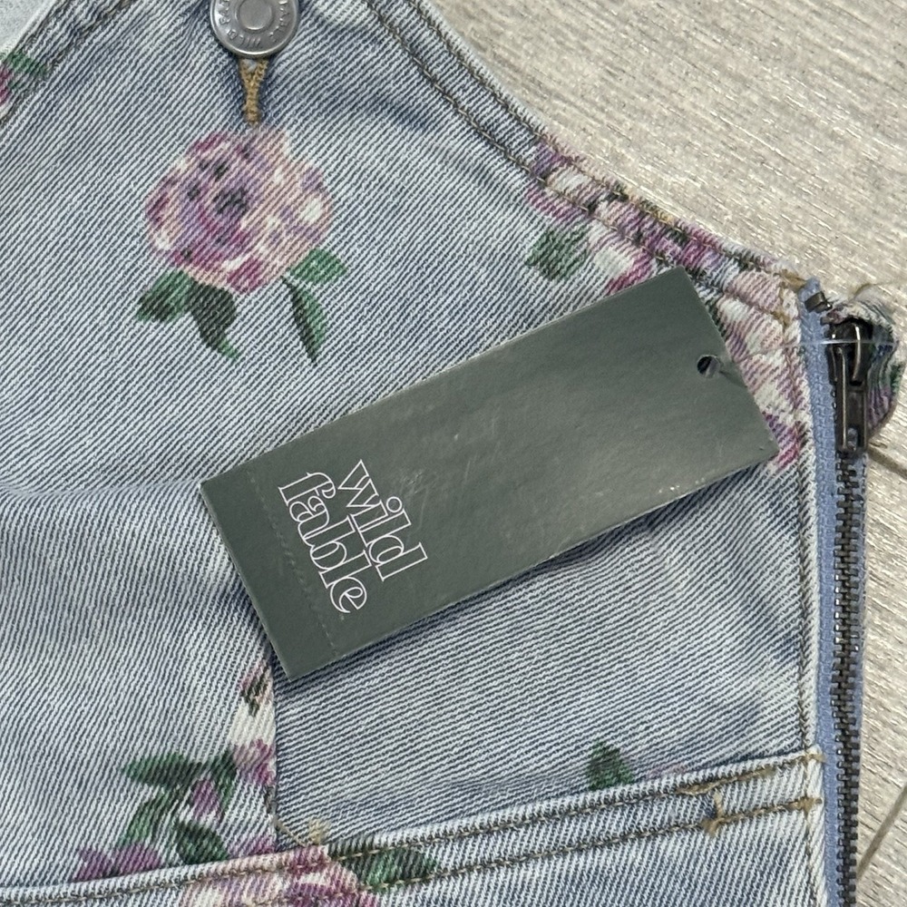 Wild Fable Denim Crop Top Womens Small Light‎ Wash Floral V-Neck Sleeveless Zip - Picture 5 of 6